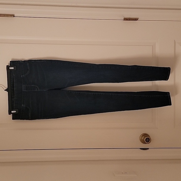 Old Navy, Size 4, Rockstar Built In Sculpt Skinny Jeans, Dark Wash - Picture 9 of 12